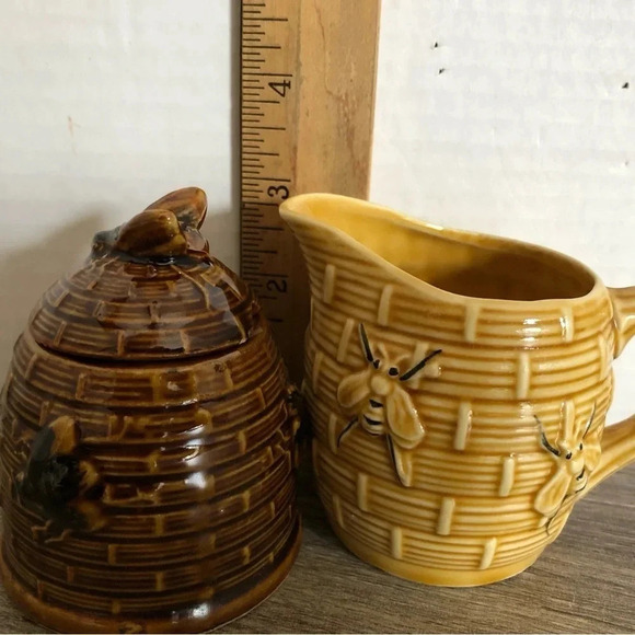 Vtg  Bee Hive Creamer and Covered Sugar - Picture 7 of 8